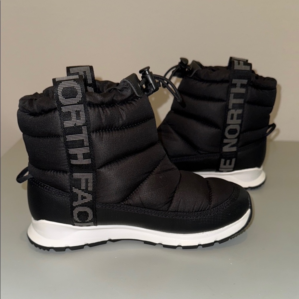 Like New, Kids Thermoball Pull-on Waterproof Black Quilted Padded Comfort Boots - Picture 7 of 11